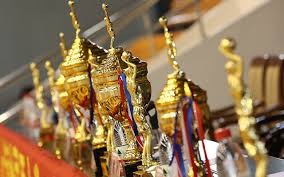 为什么别只盯自己？（为何不该只盯着自己？）