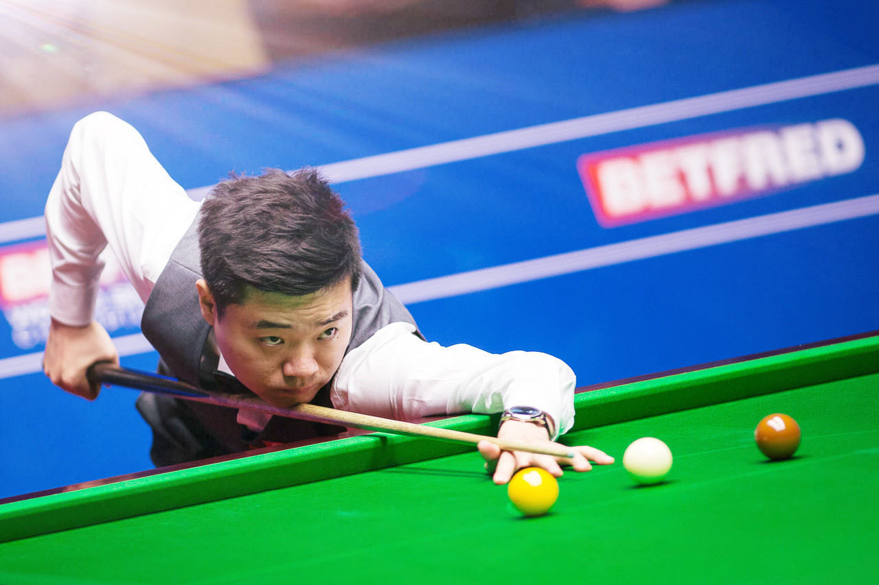 在激烈竞争 在激烈竞争